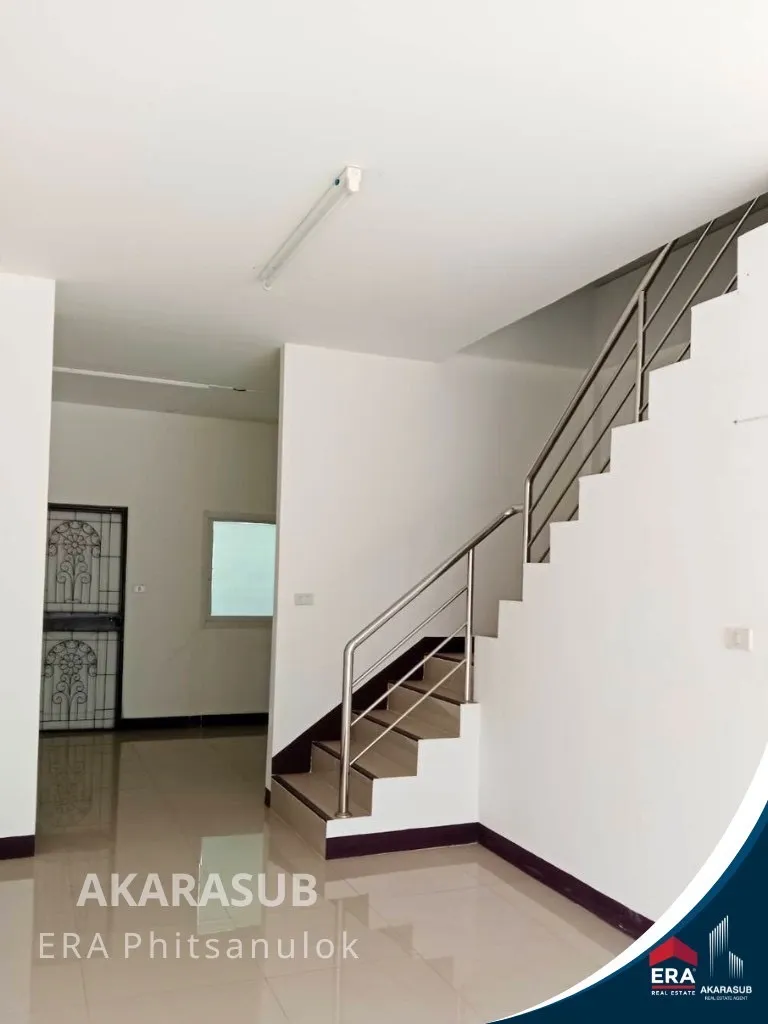 อาคารพาณิชย์2ชั้น 2คูหา ติดถนนทางหลวงชนบท 3015 ใกล้ รพสต.บ้านสระโคล่ ทำเลดี เหมาะสำหรับค้าขาย หรือ ธุรกิจขนาดย่อย รูปที่ 4