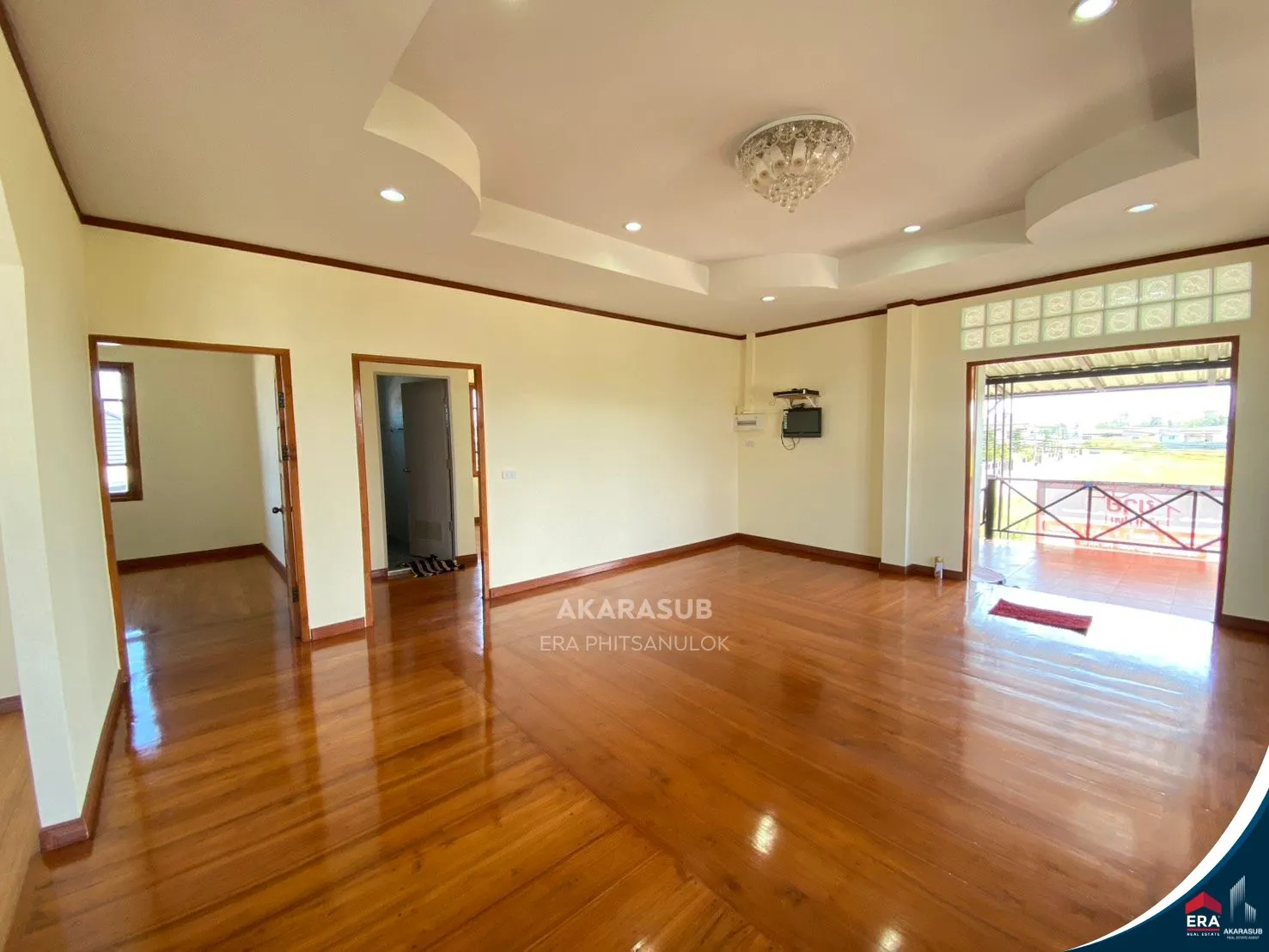 บ้านเดี่ยวสร้างใหม่ ยกพื้นสูง ภายในบ้านตกแต่งด้วยไม้สัก ครัวไม้สัก รูปที่ 9