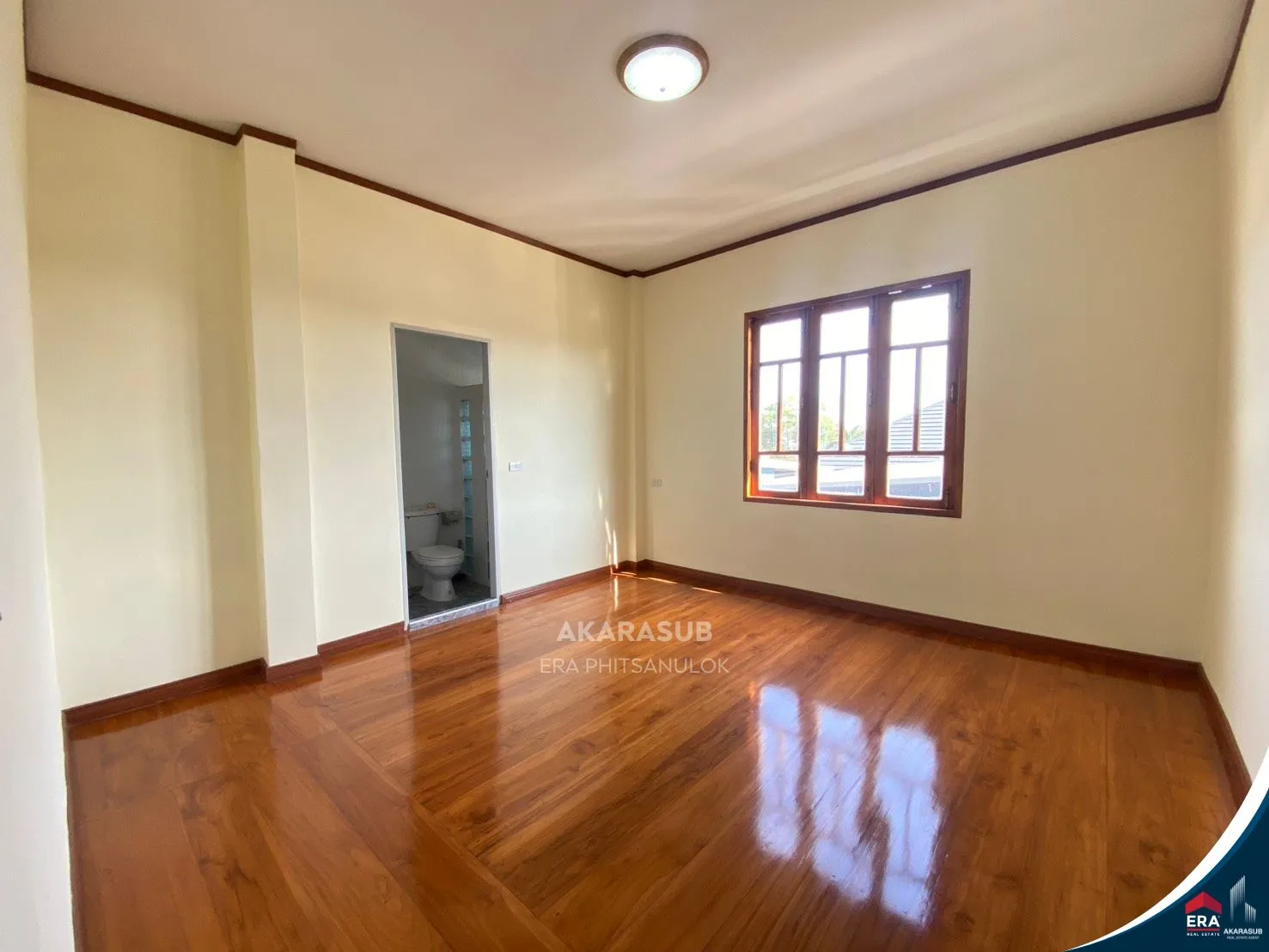 บ้านเดี่ยวสร้างใหม่ ยกพื้นสูง ภายในบ้านตกแต่งด้วยไม้สัก ครัวไม้สัก รูปที่ 14