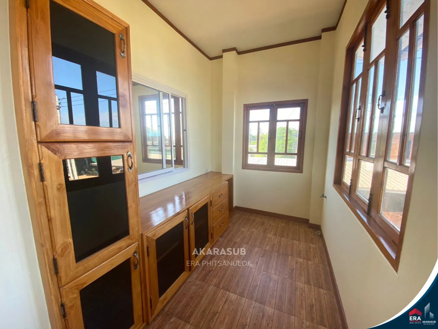 บ้านเดี่ยวสร้างใหม่ ยกพื้นสูง ภายในบ้านตกแต่งด้วยไม้สัก ครัวไม้สัก รูปที่ 15