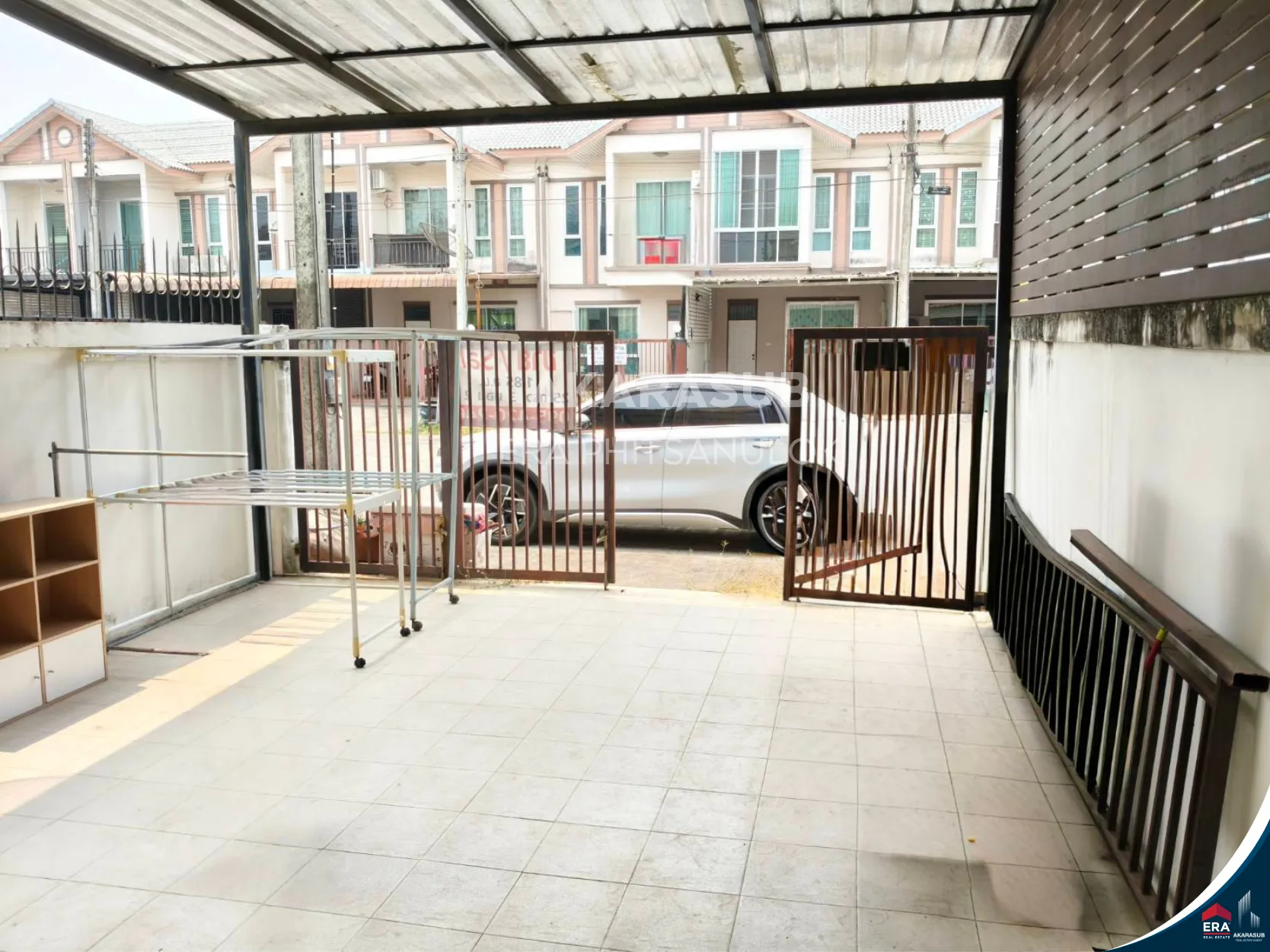 บ้านพร้อมอยู่สไตล์โมเดิร์น ใกล้แยกวุ่นวาย หมู่บ้านวนาทาวน์โฮม สะดวกทุกการใช้ชีวิต รูปที่ 3