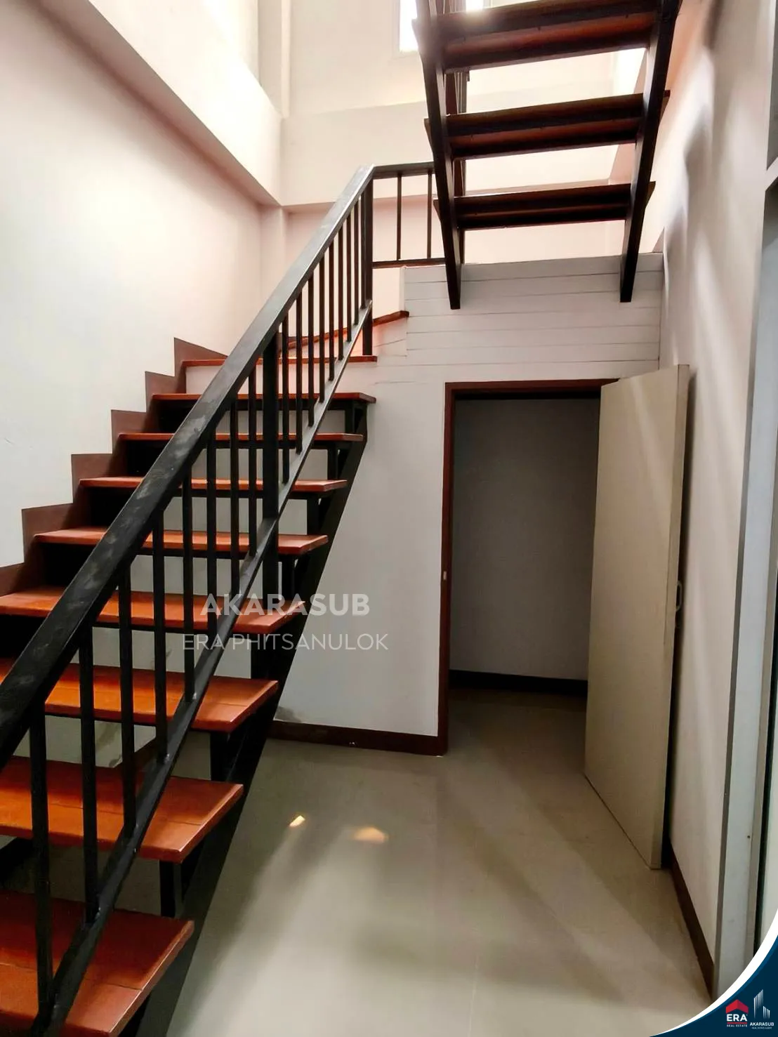 บ้านพร้อมอยู่สไตล์โมเดิร์น ใกล้แยกวุ่นวาย หมู่บ้านวนาทาวน์โฮม สะดวกทุกการใช้ชีวิต รูปที่ 7