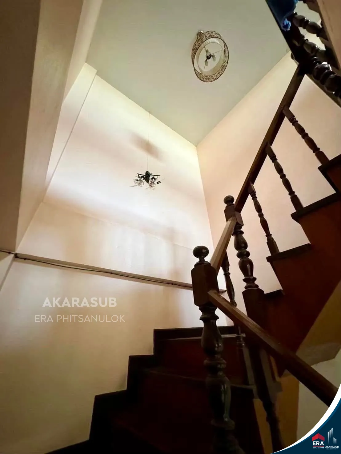 บ้านในเมือง พื้นที่ใหญ่ เดินทางสะดวก ใกล้ถนนหลัก รูปที่ 11