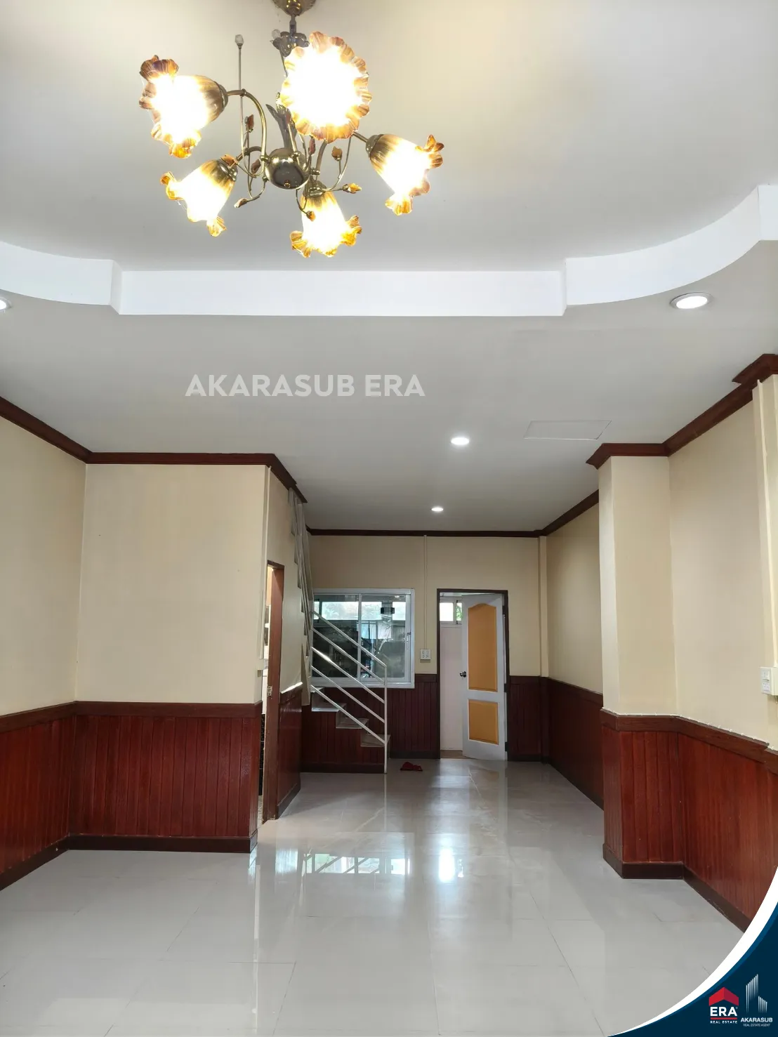 ทาวน์เฮ้าส์ 2 ชั้นรีโนเวตใหม่ พร้อมเข้าอยู่ ทำเลหัวรอ รูปที่ 2
